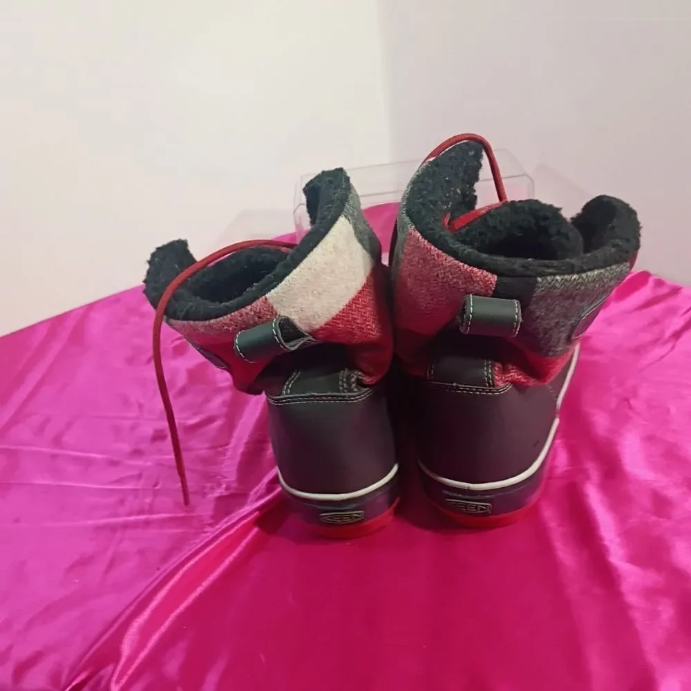 Keen woman sz